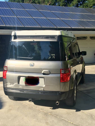 Illustration for article titled At $14,500, Will This Pop-Top 2008 Honda Element Have You Flipping Your Lid?